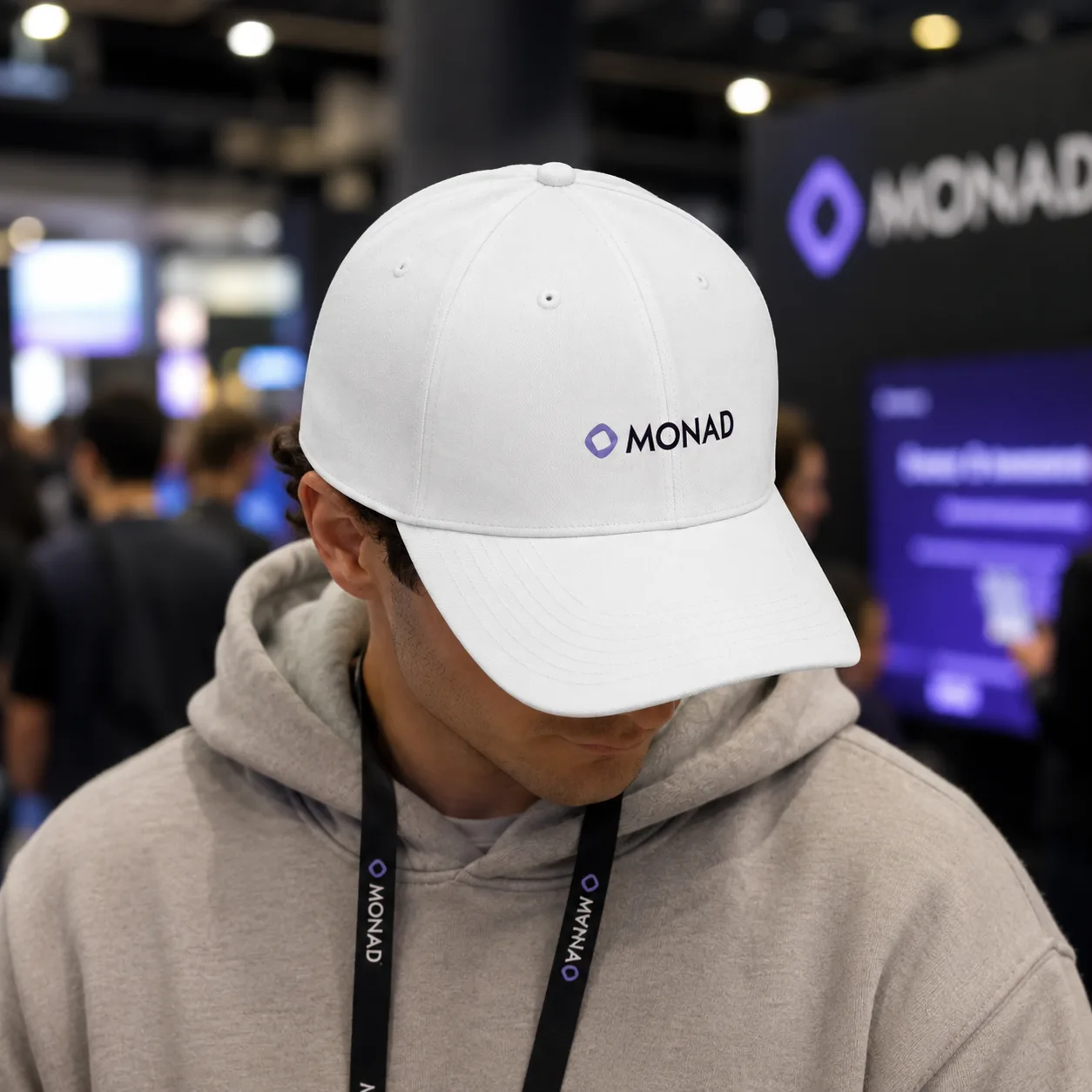 Monad 굿즈 2종 500개,
화이트 모자·칼선 스티커 2주 제작